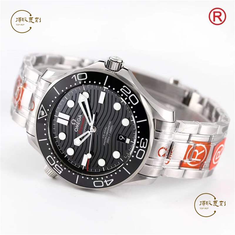 OR廠歐米茄海馬300對比vs廠海馬300那個(gè)好-復(fù)刻表