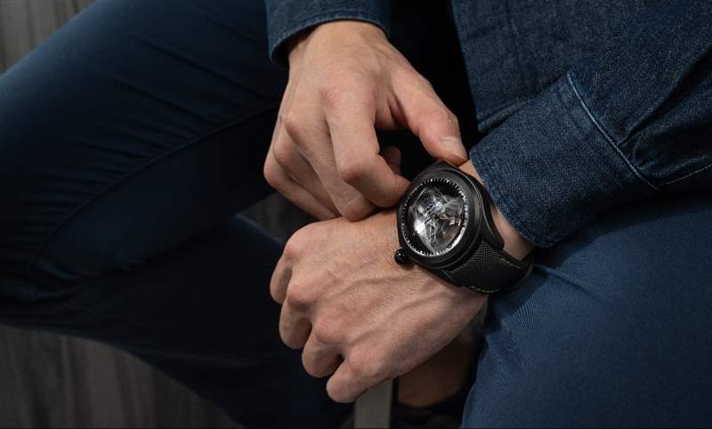 大膽狂放！泡泡里的幽冥綠光｜Corum Bubble X Ray自動腕表-復(fù)刻表