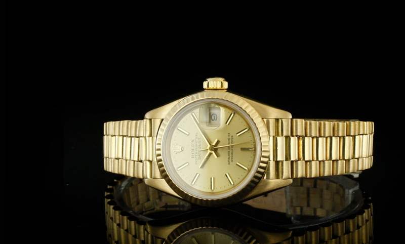 她們背紅的包你早認(rèn)識，她們最常戴的那款表你知道嗎？-復(fù)刻表