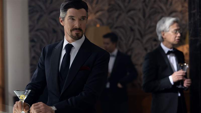 奇異博士手表藏彩蛋？班奈迪克康柏拜區(qū)穿梭「多重宇宙」的幸運(yùn)物來(lái)自它！-復(fù)刻表