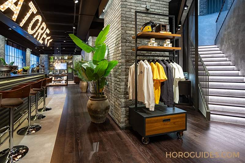 百年靈Top Time Deus強(qiáng)勢回歸，詮釋現(xiàn)代游人文化-復(fù)刻表