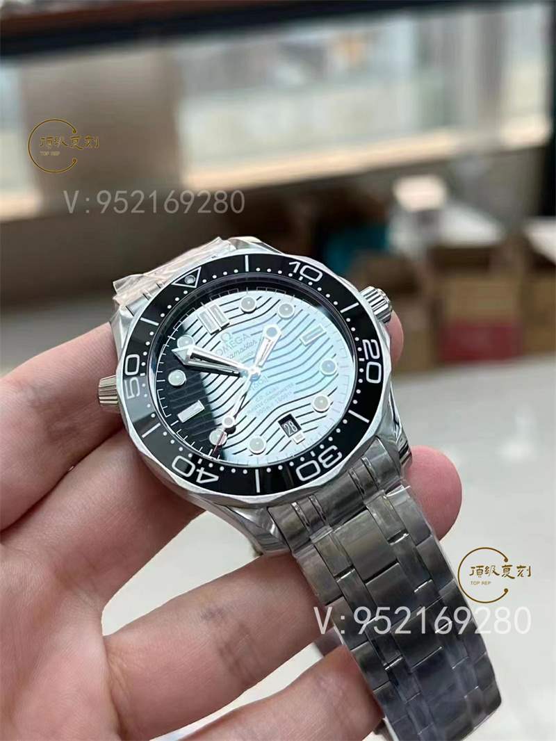 VS廠(SBF廠)黑海馬300機(jī)芯還會(huì)一眼假嗎,VS廠8800機(jī)芯還原正品避震器-復(fù)刻表