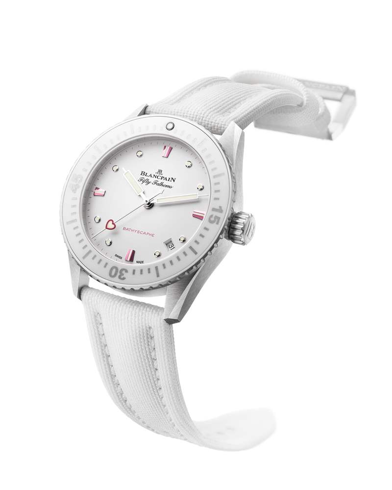 寶珀推出Fifty Fathoms Bathyscaphe Valentine’s Day 2023情人節(jié)主題白色潛水腕表-復(fù)刻表