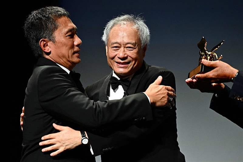 梁朝偉勇奪威尼斯終身成就獎成亞洲首例手上配飾反映個人特質-復刻表